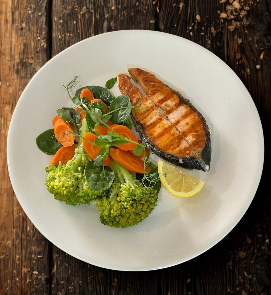 Prato de salmão fresco